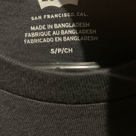 Levi’s Graphic T-shirt - Picture 2 of 3